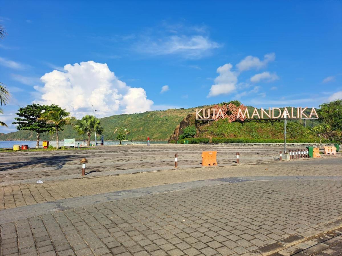 Surfers Beachfront Lombok Kuta  Exterior foto