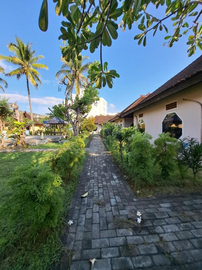 Hotel Surfers Beachfront Lombok Kuta  Exterior foto